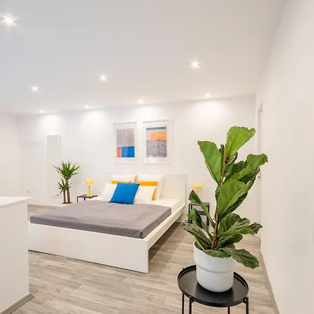- Large - Easy Sleep Apartment *